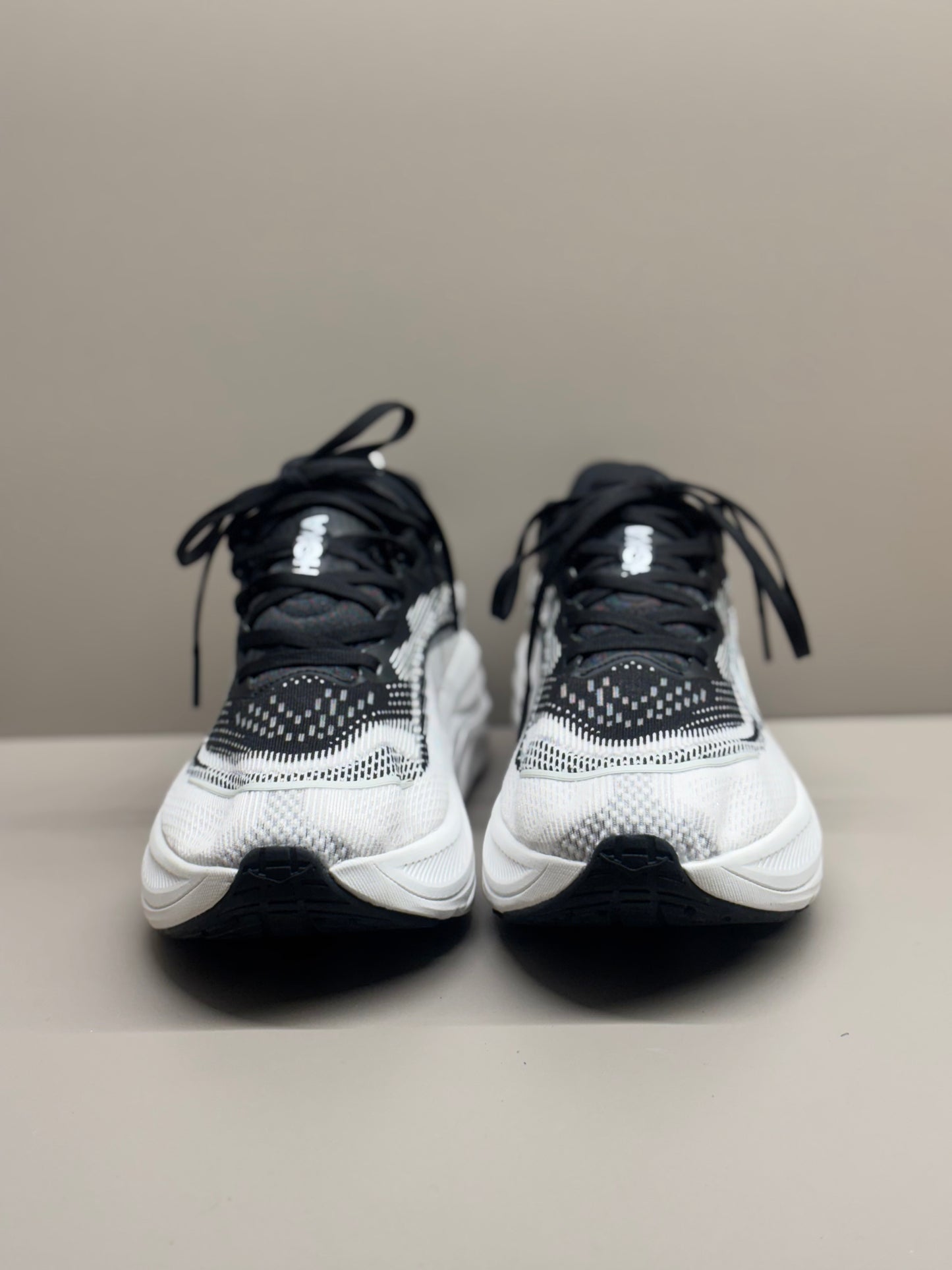 Hoka Skyflow Black and white