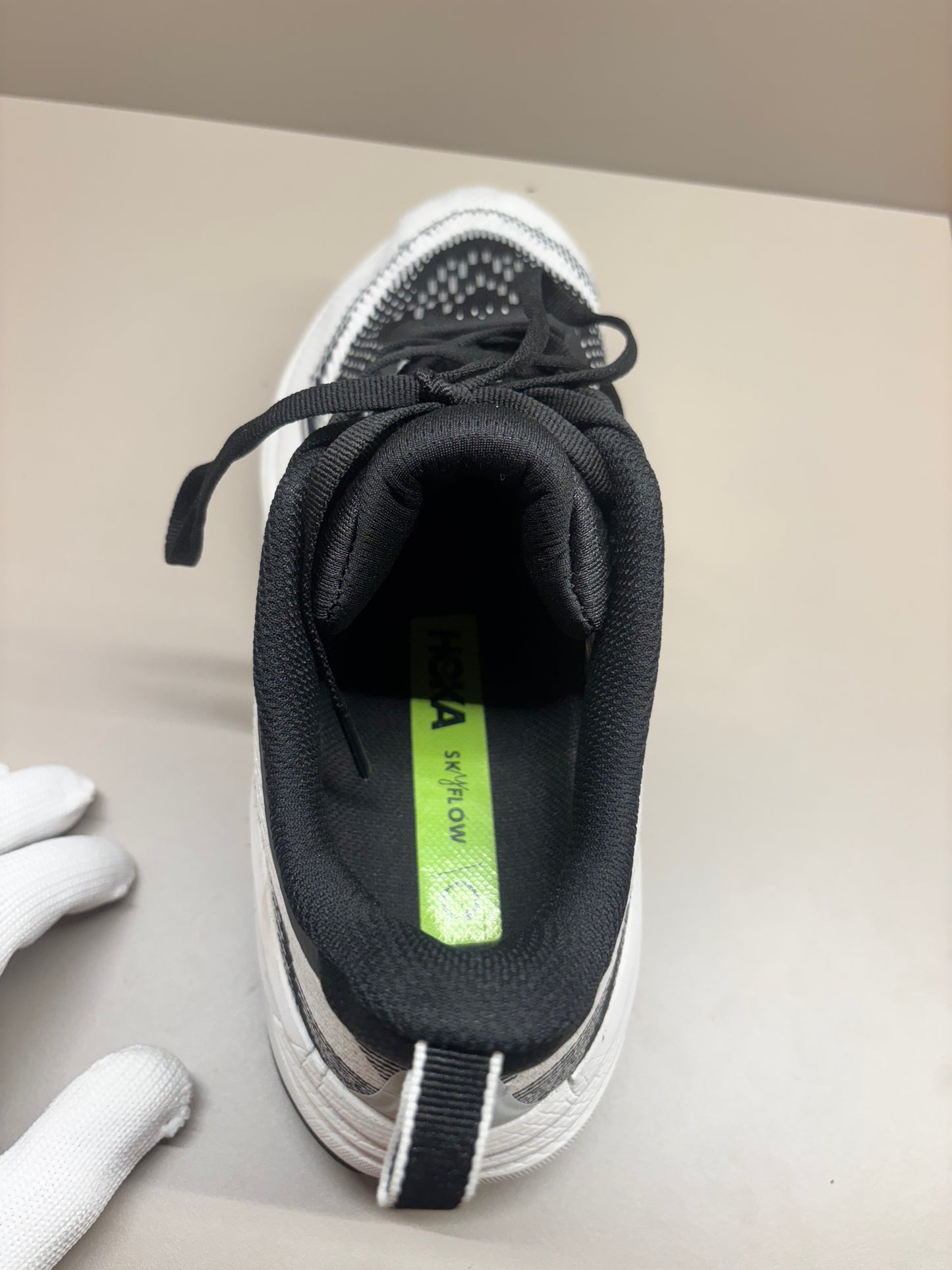 Hoka Skyflow Black and white