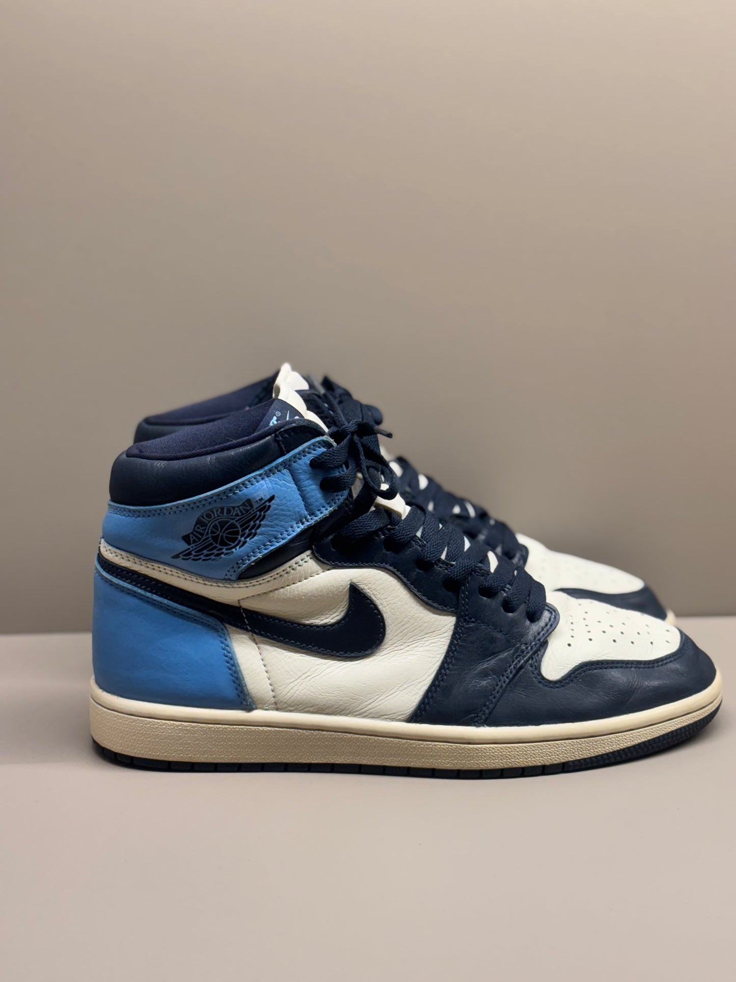 Jordan 1 Retro High Obsidian