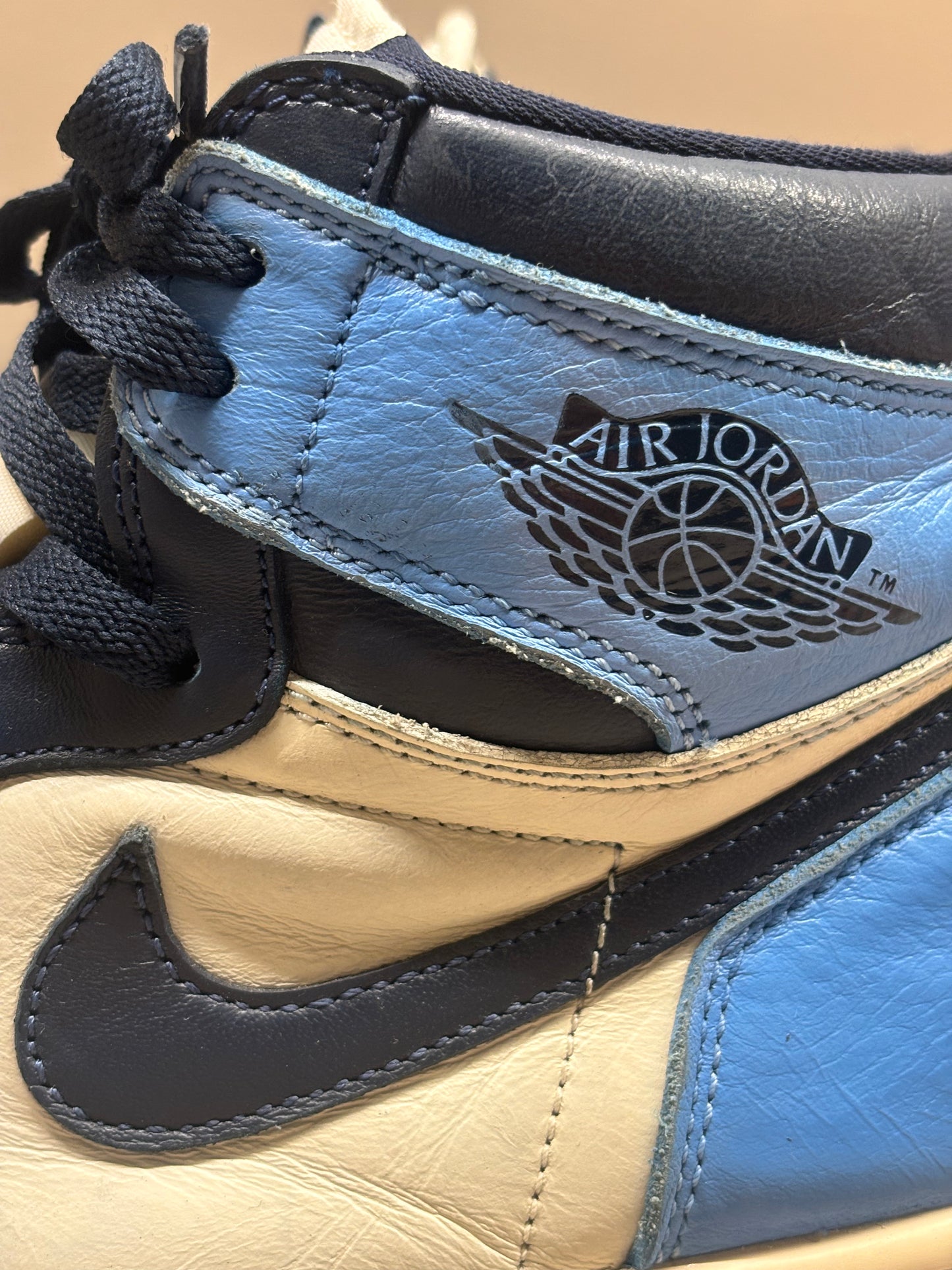 Jordan 1 Retro High Obsidian