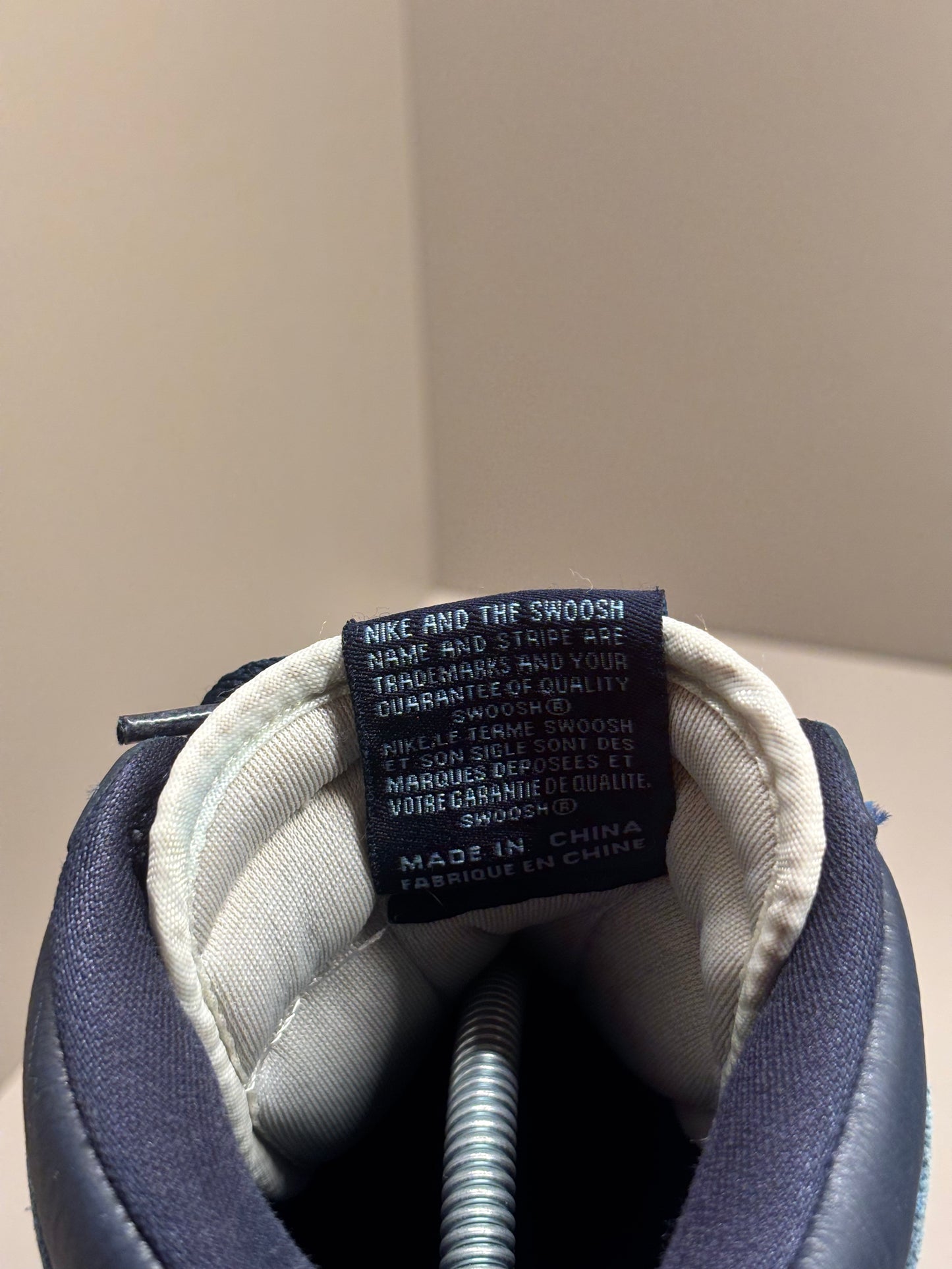 Jordan 1 Retro High Obsidian