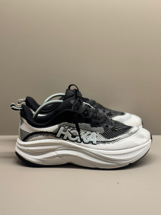 Hoka Skyflow Black and white