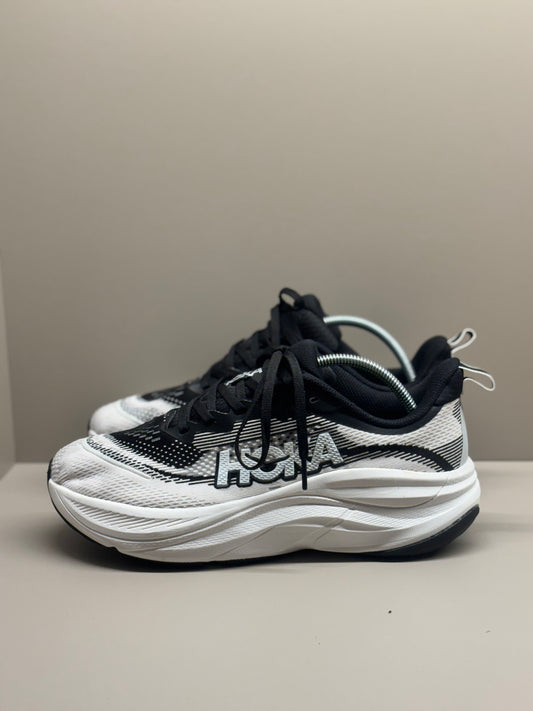 Hoka Skyflow Black and white