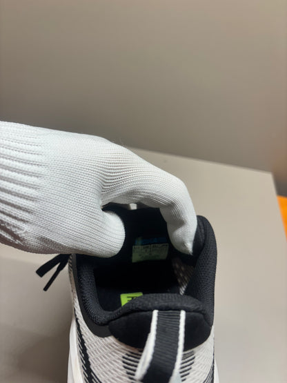 Hoka Skyflow Black and white