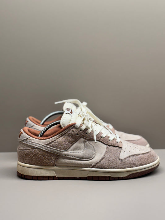 Nike Dunk Low "Medium curry"